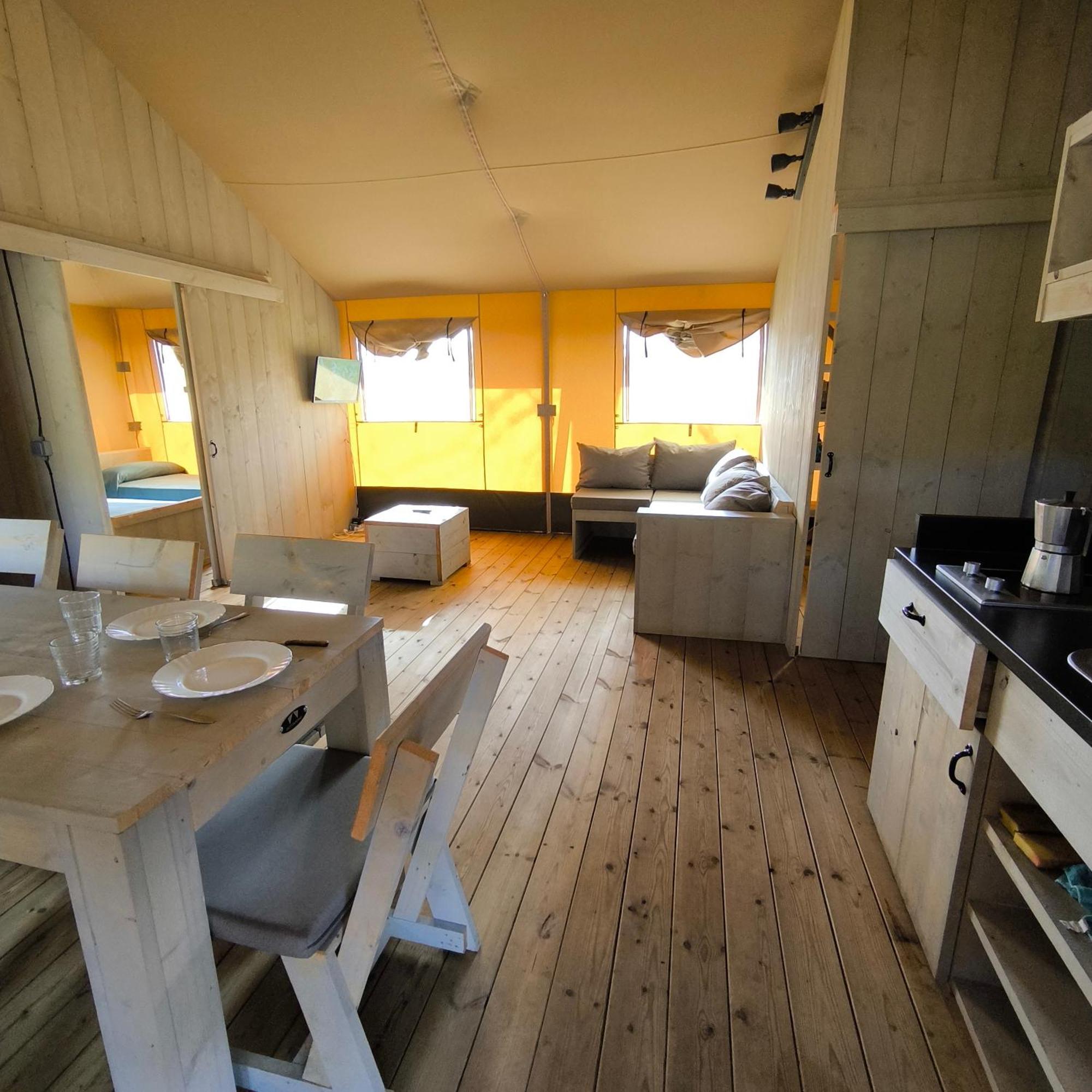 Teiraboa Base Camp Hotel Arzua Exterior photo